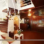 Fonix Otel Peçuy