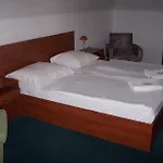 Fonix 2* Peçuy