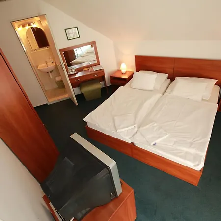 Отель Fonix Печ