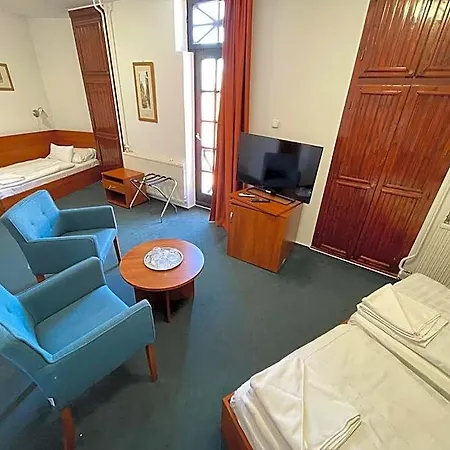 Fonix Hotel 2*